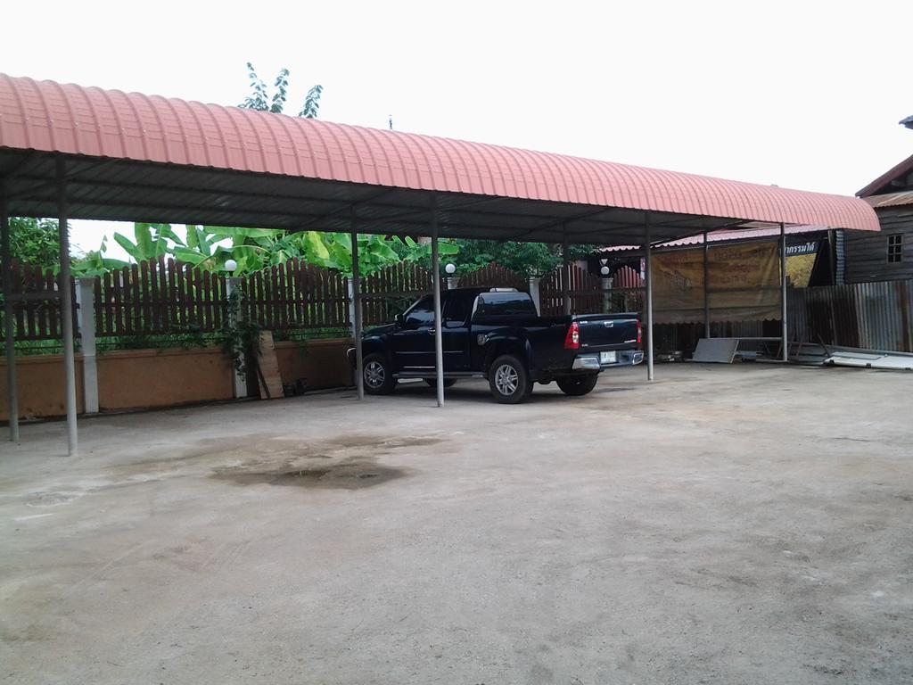 J-Safe Guesthouse Sukhothai Bagian luar foto