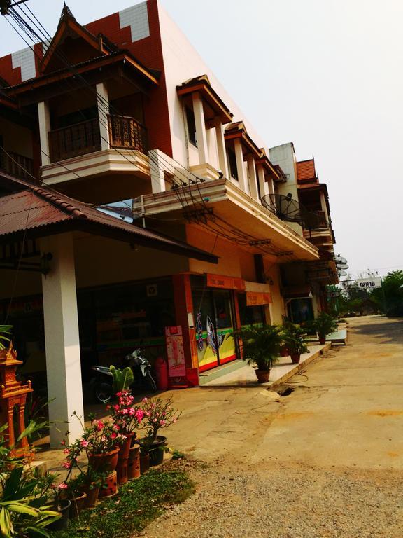 J-Safe Guesthouse Sukhothai Bagian luar foto