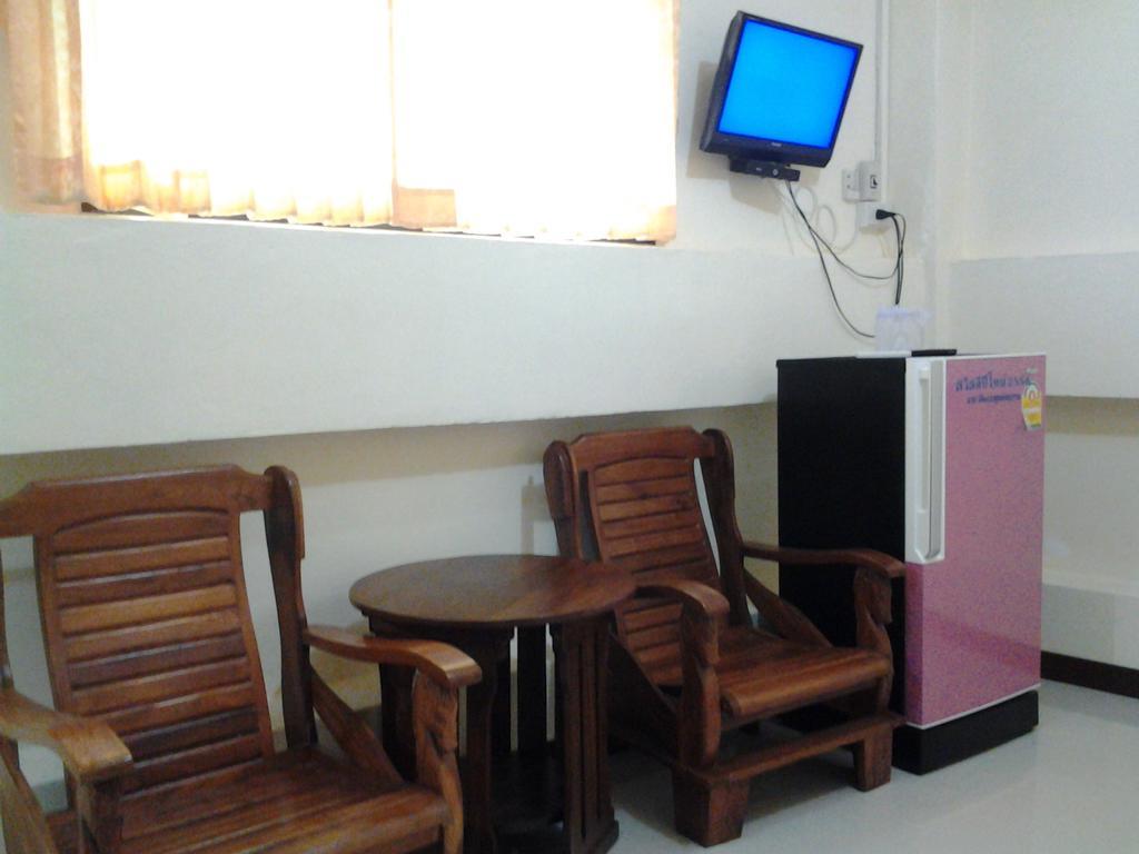 J-Safe Guesthouse Sukhothai Bagian luar foto