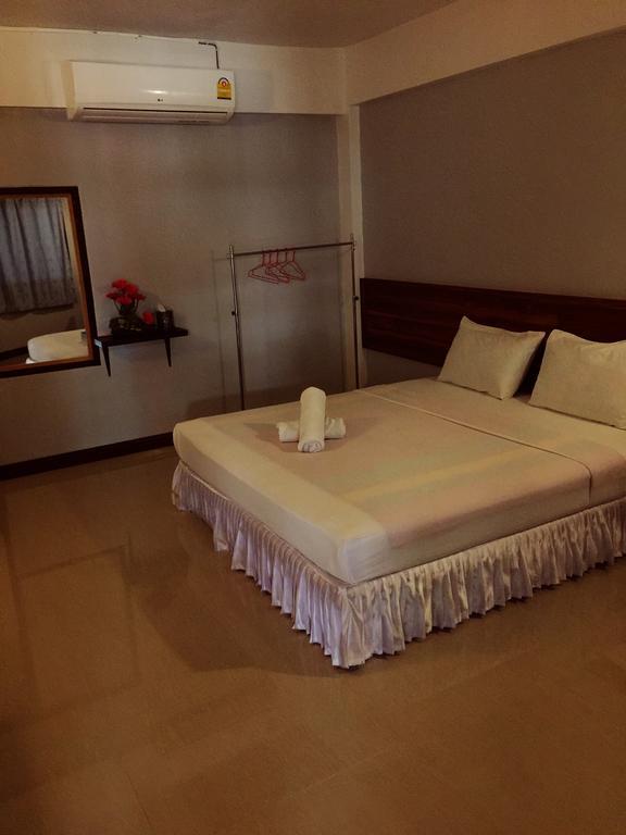 J-Safe Guesthouse Sukhothai Bagian luar foto