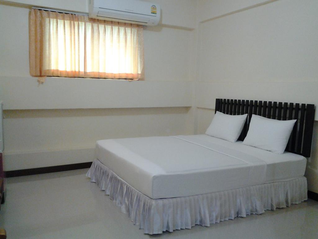 J-Safe Guesthouse Sukhothai Bagian luar foto
