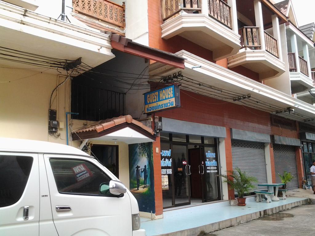 J-Safe Guesthouse Sukhothai Bagian luar foto