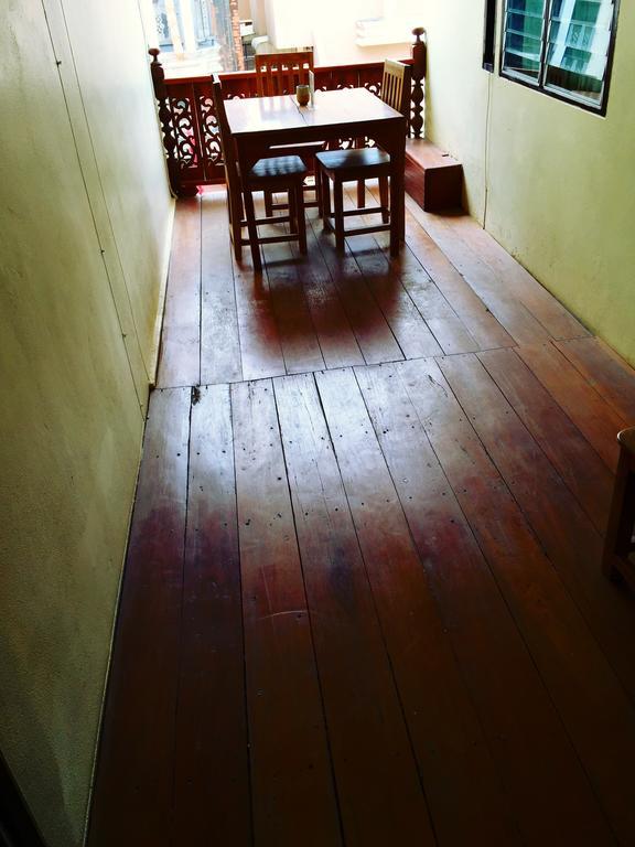 J-Safe Guesthouse Sukhothai Bagian luar foto