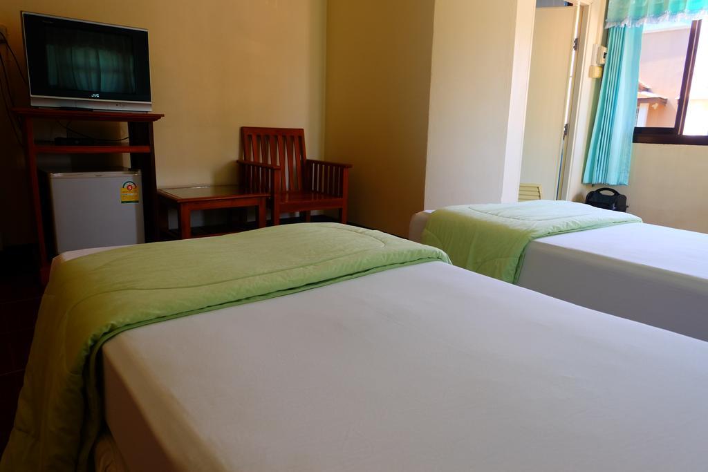 J-Safe Guesthouse Sukhothai Bagian luar foto
