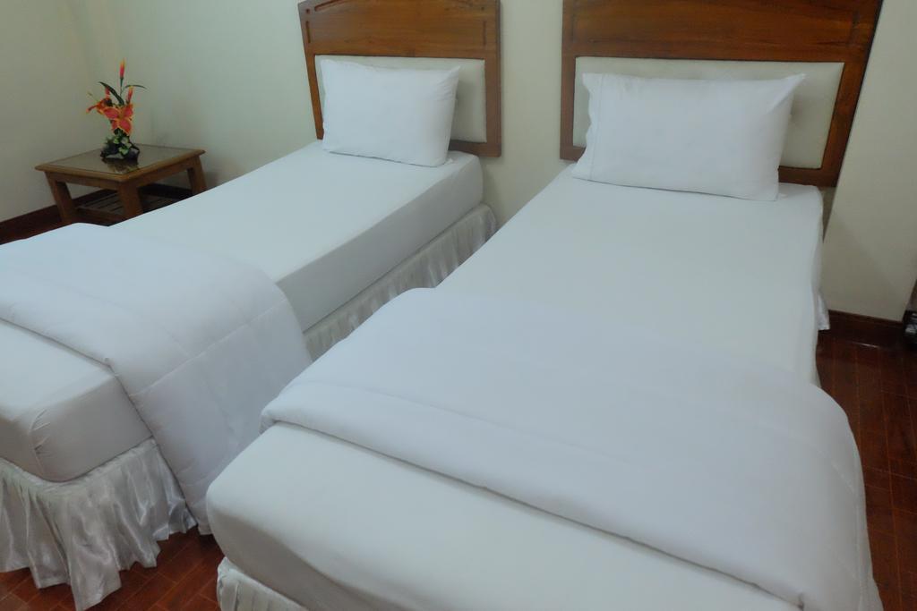 J-Safe Guesthouse Sukhothai Bagian luar foto