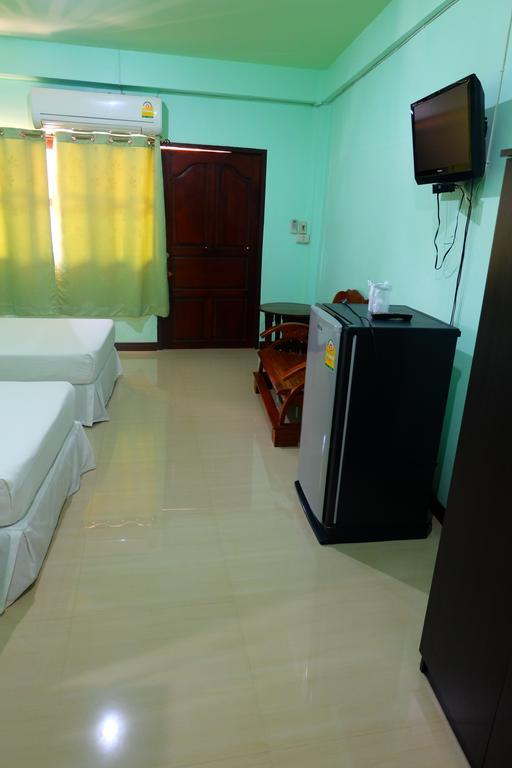 J-Safe Guesthouse Sukhothai Bagian luar foto