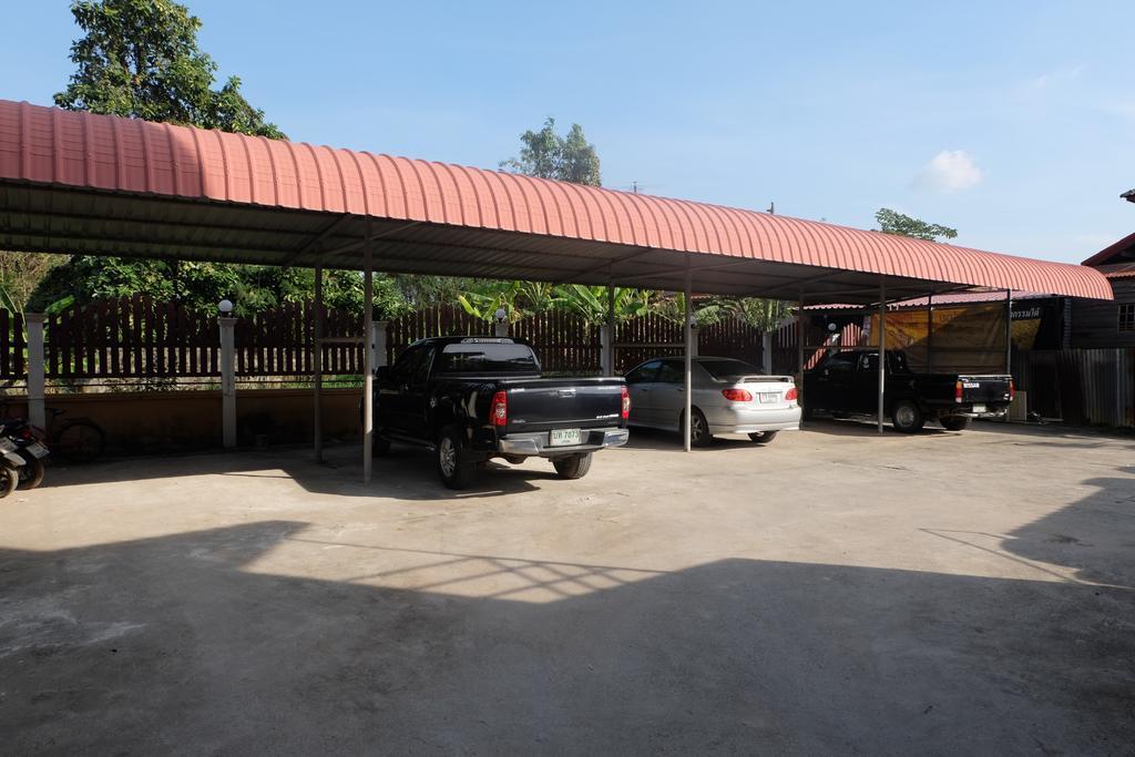 J-Safe Guesthouse Sukhothai Bagian luar foto