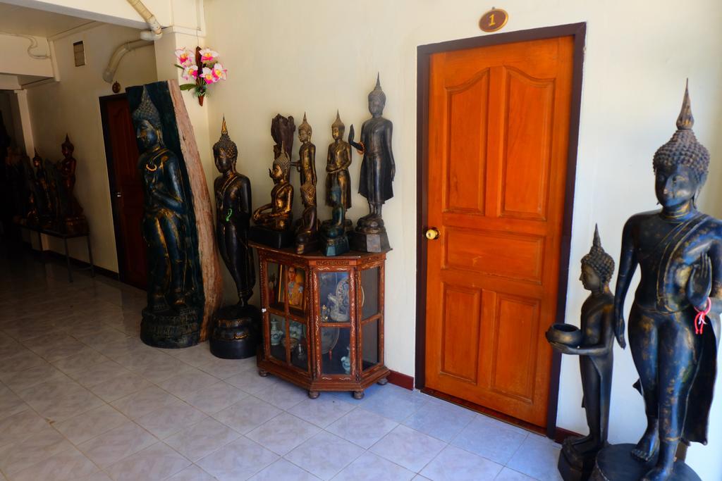 J-Safe Guesthouse Sukhothai Bagian luar foto