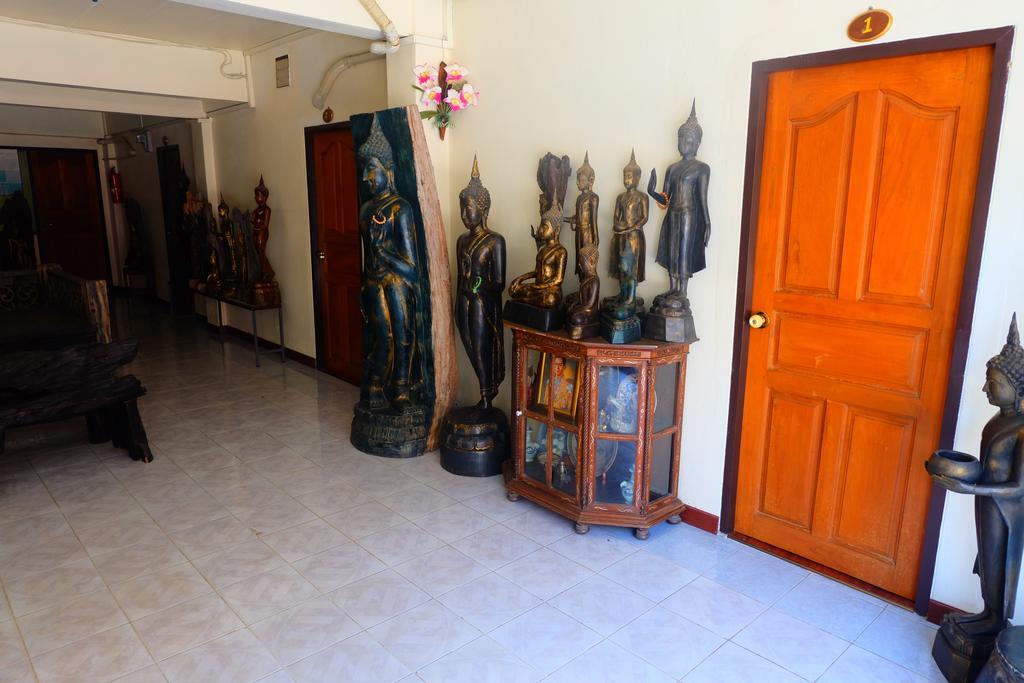 J-Safe Guesthouse Sukhothai Bagian luar foto