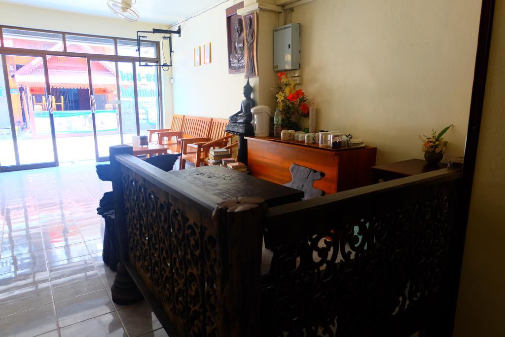J-Safe Guesthouse Sukhothai Bagian luar foto