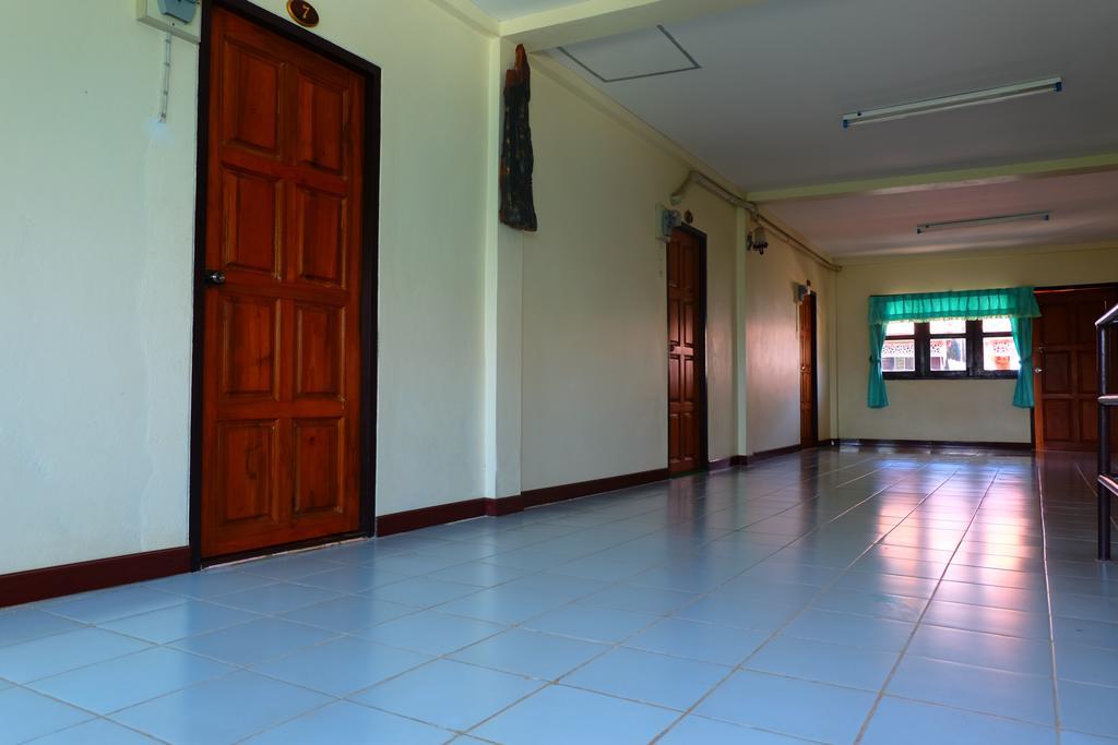 J-Safe Guesthouse Sukhothai Bagian luar foto