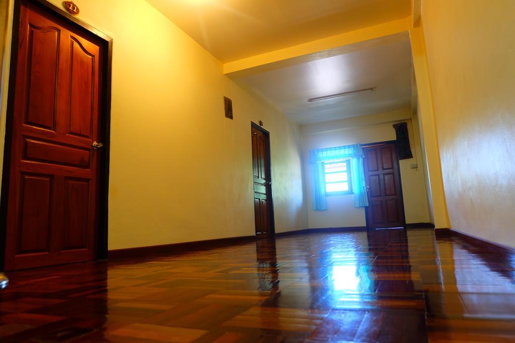 J-Safe Guesthouse Sukhothai Bagian luar foto