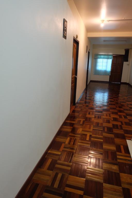 J-Safe Guesthouse Sukhothai Bagian luar foto
